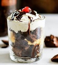 Best Hot Fudge Brownie Sundae