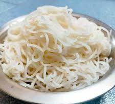 how many carbs in rice noodles cooked