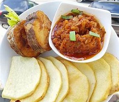 Nigerian Fried Yam and Fish Sauce Recipe