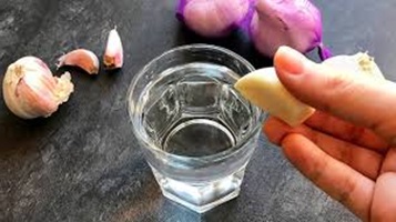Benefits of Garlic in Water Overnight